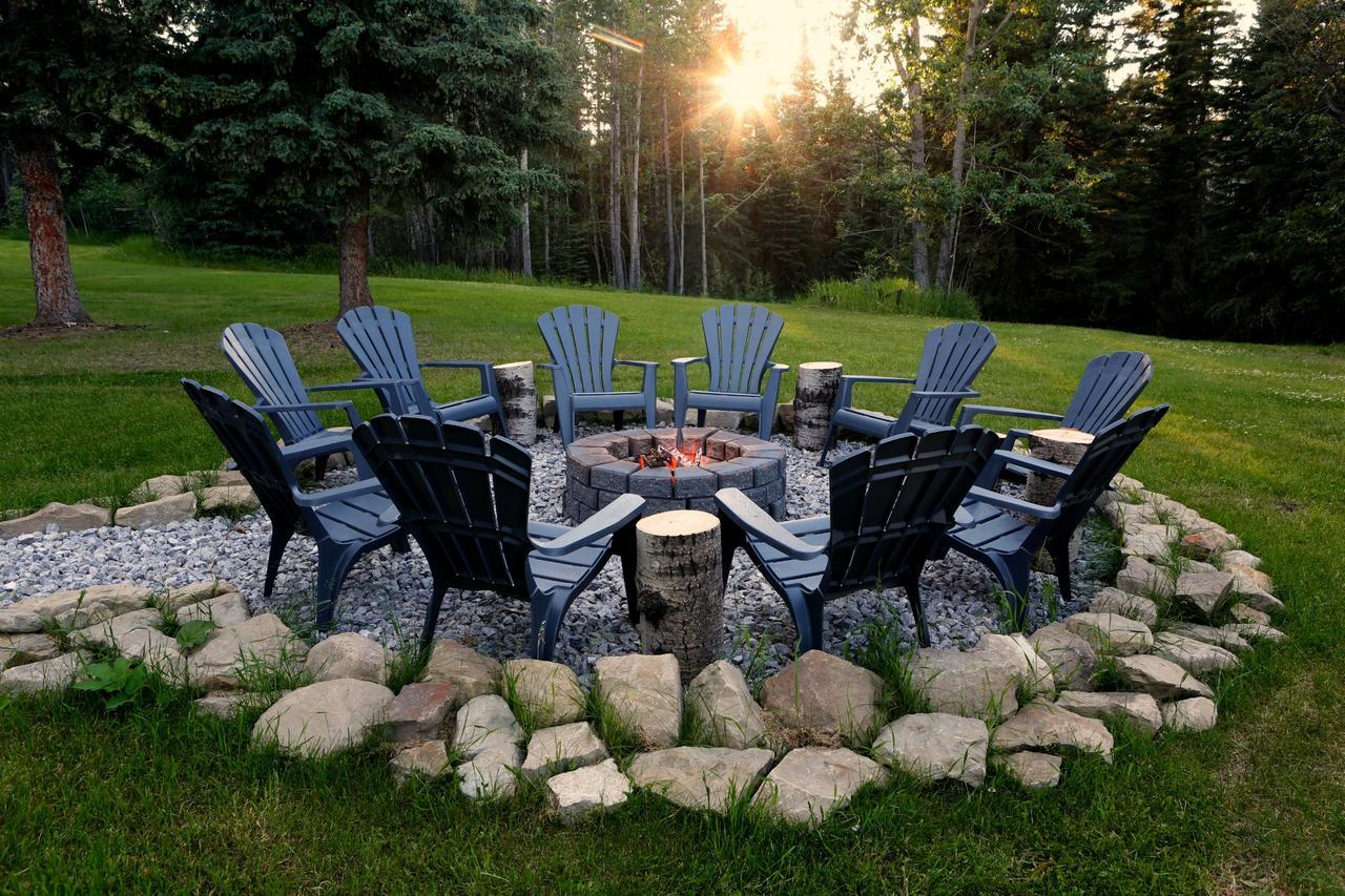 Bed and Breakfast Sleepy Creek Country Manor Bragg Creek Екстер'єр фото