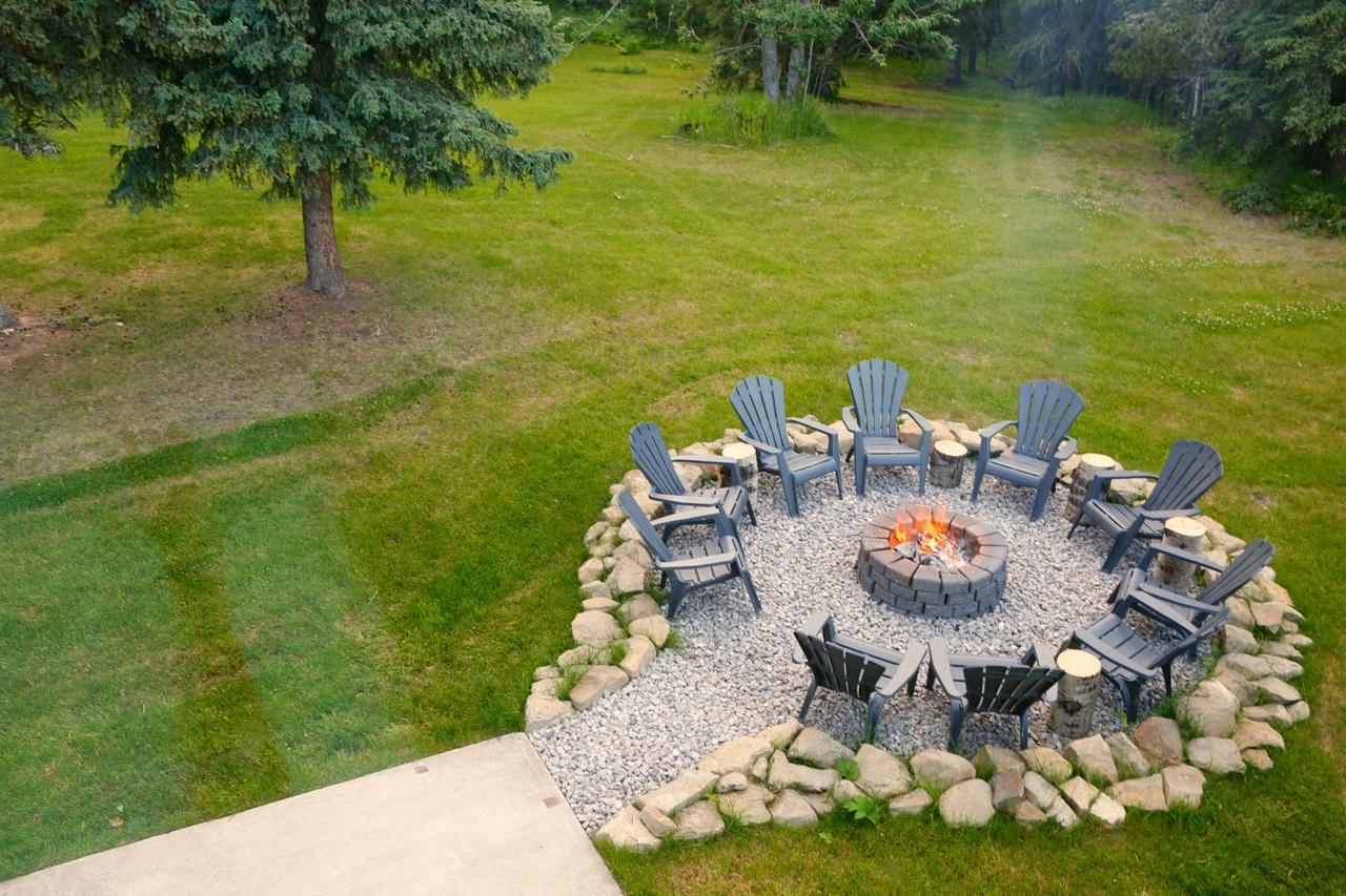 Bed and Breakfast Sleepy Creek Country Manor Bragg Creek Екстер'єр фото